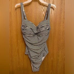 NIPTUCK SWIM One Piece Swimsuit Size 6
